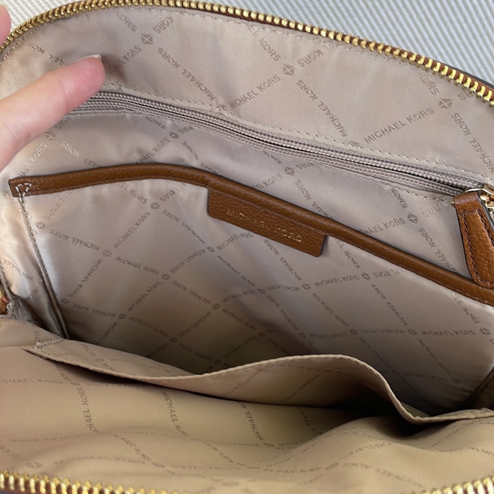 Great backpack. Amazing leather. One small spot in front. Smoke free home - Picture 4 of 4